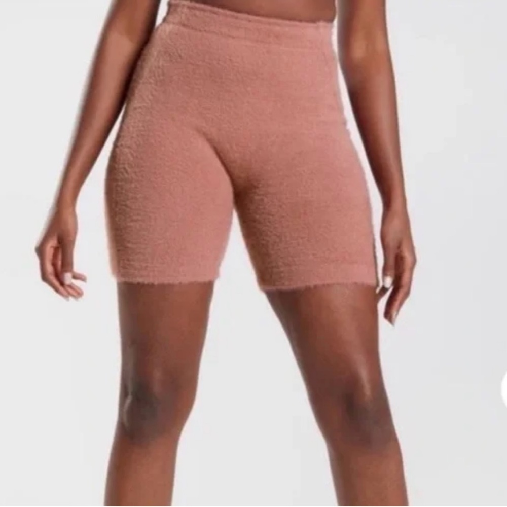 Gymshark X Whitney Simmons fuzzy knit Shorts RoseGold Size Medium